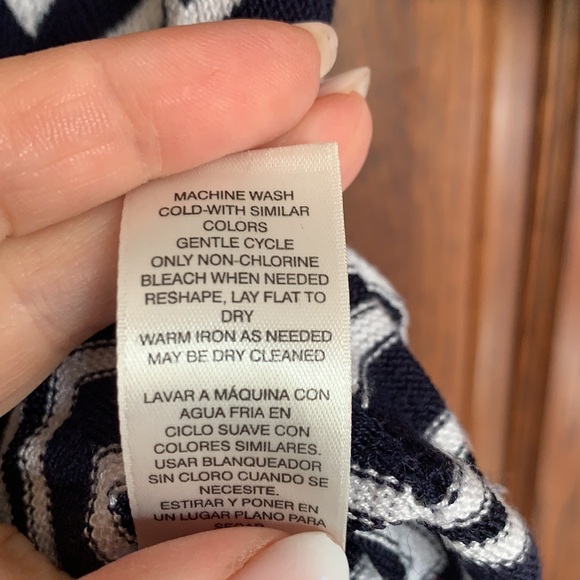 Ladies Navy and White - - White House Black Market Sweater - Picture 5 of 6